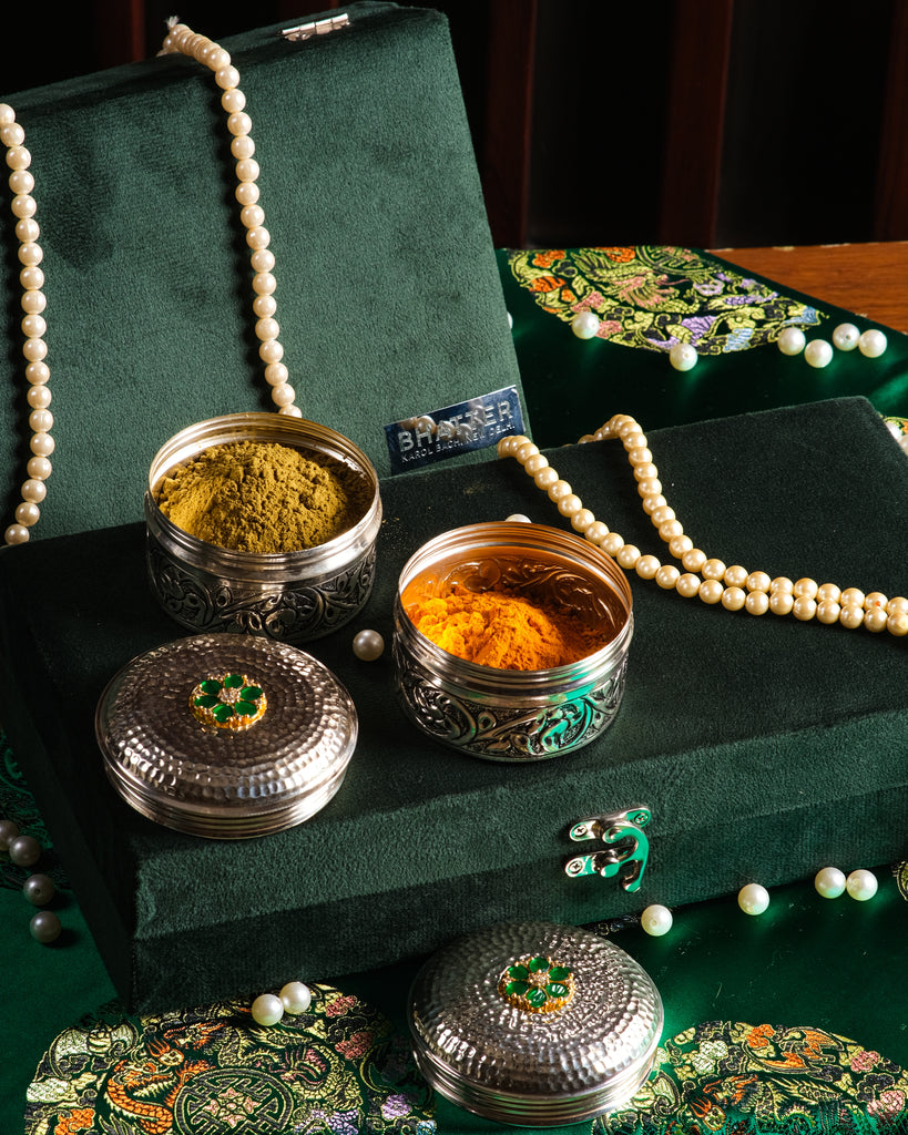 Small Bowls with Precious Stone on Lid