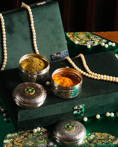 Small Bowls with Precious Stone on Lid