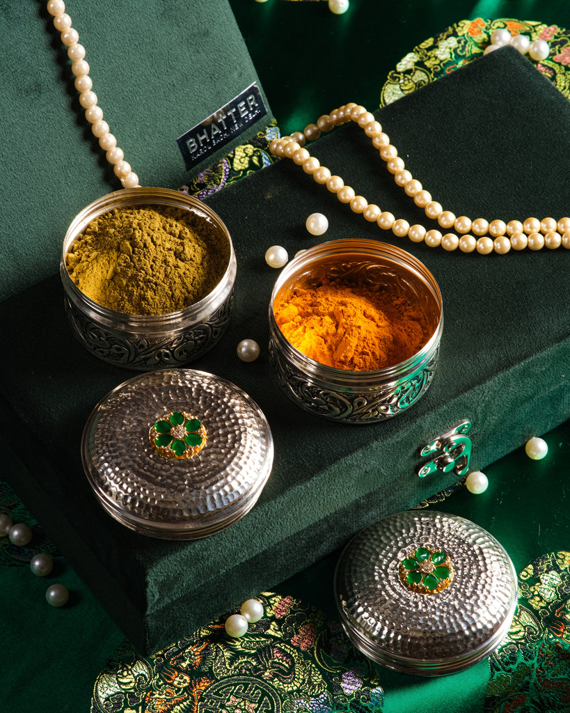 Small Bowls with Precious Stone on Lid