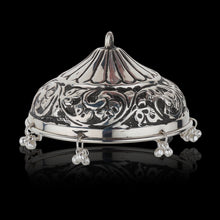 Load image into Gallery viewer, Antique Chattar