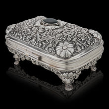 Load image into Gallery viewer, Box with Green Stone