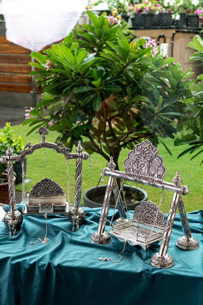 Radha Krishna Jhula / Swing
